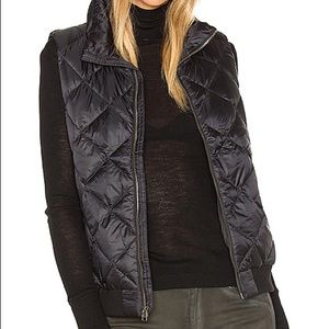 Patagonia Women’s Prow Bomber Vest Black